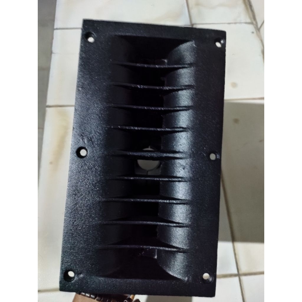 JBL fin Horn 12x22 วัสดุสลักเกลียวเกลียวอลูมิเนียมหล่อ