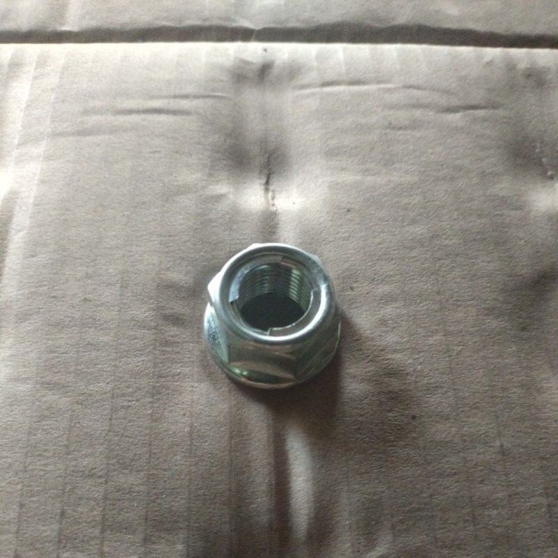 น๊อตเพลาหลังโบลท์ gl pro newtech