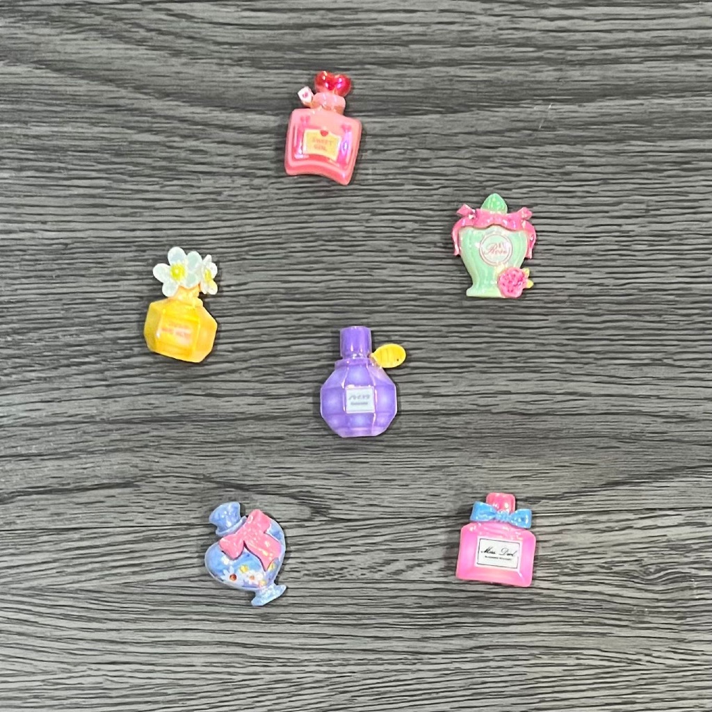 [PARFUME Jibbitz] อุปกรณ์รองเท้า Crcs JIBBITZ Charms Pin Sandal JIBBITZ Meatball Sanrio Viral mami W