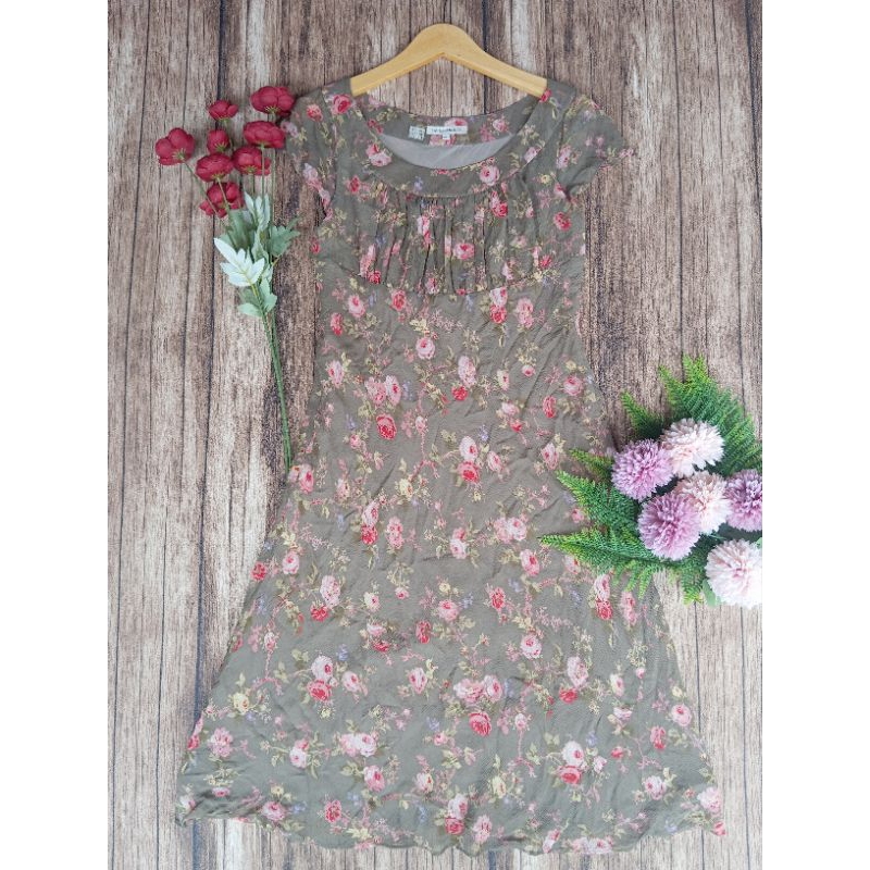 LAURA ASHLEY********
