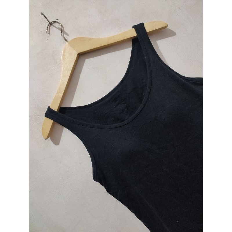 เสื้อกล้าม Scub Bra GU Basic สีดํา