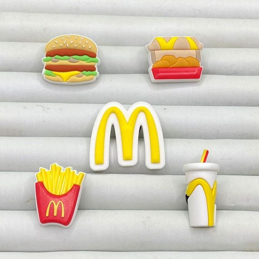 Lavish - McDonalds Premium Jibbitz Accessories Charm ตัวอักษรหัวเข็มขัดรองเท้ารองเท้าแตะ Pin Charms 