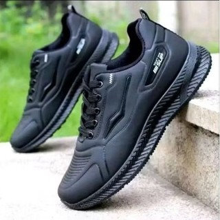 Sepatu Olahraga Pria Sepatu Sneakers Terbaru ringan dan sporty suppres