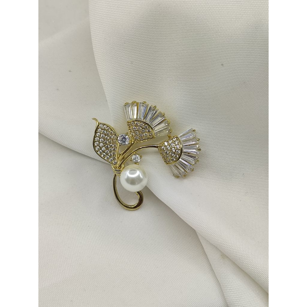 Nata Sircon เข็มกลัดฮิญาบรูปดอกไม้ก้านมุก QM00040 54559