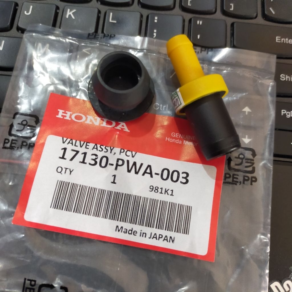 (B) วาล์ว PVC PCV Honda jazz Brio City mobilio freed Ferio Cielo oem