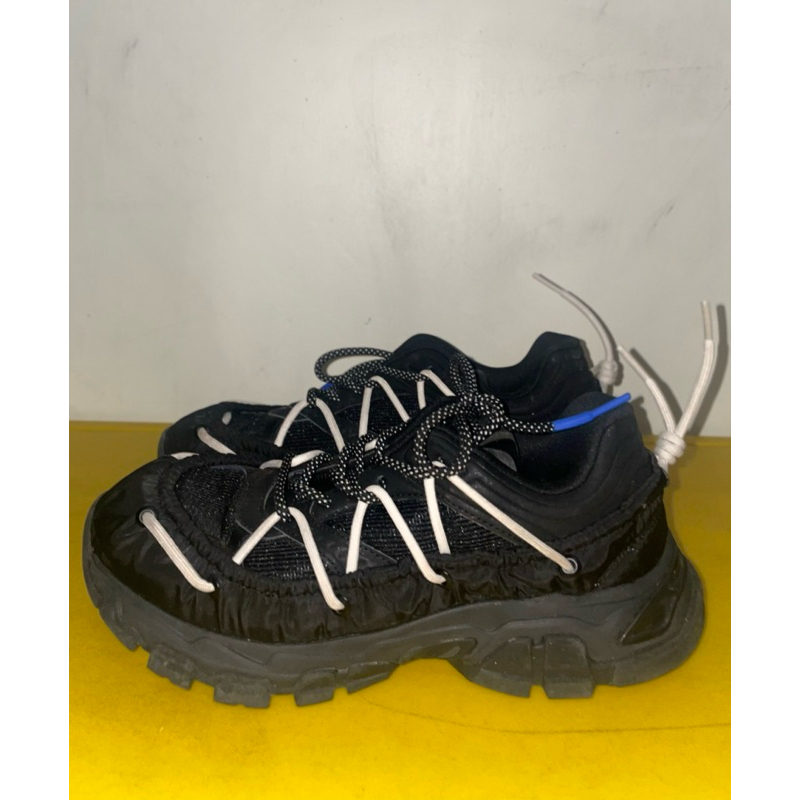 รองเท้าผ้าใบ Preloved MANGO Track Sole