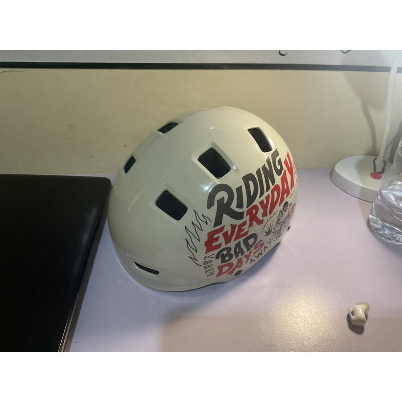 Preloved Oxelo หมวกกันน็อคจักรยานมือสอง size S 52-55cm RARE (Negotiable)