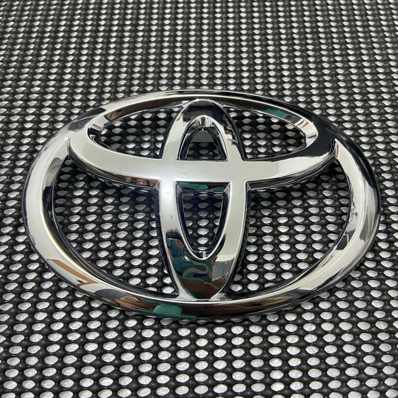 สัญลักษณ์โลโก้หน้า Toyota Original Toyota Innova และ Avanza 2012-2015 รหัสอะไหล่: 7531-0K030/ โลโก้ก