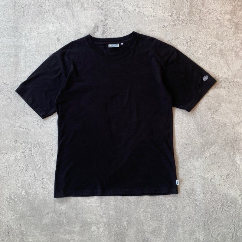 เสื้อยืด Discus Athletic