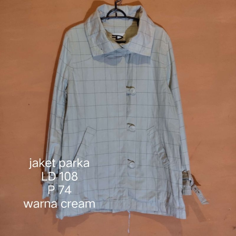 เสื้อแจ็คเก็ตผู้หญิง parka ลายตารางหมากรุกมือสอง Preloved