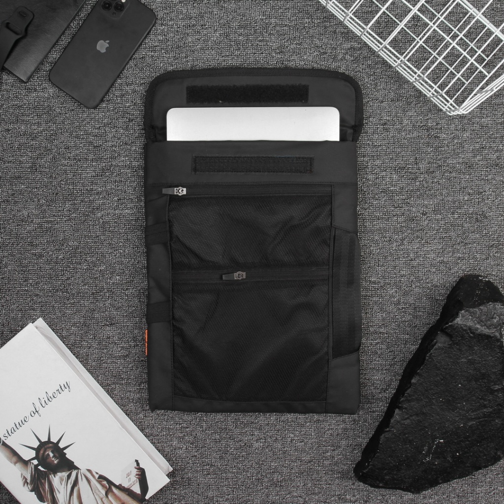 ANT PROJECT - Laptop Sleeve SALT - กระเป๋าแล็ปท็อปสีดํา 14 นิ้ว
