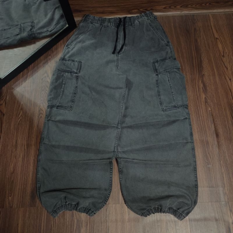 GU SUPER WIDE LEG CARGO PANTS BALLOON FIT