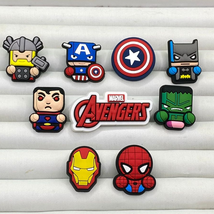 Lavish - Avangers Jibbitz Accessories Charm ตัวอักษรหัวเข็มขัดรองเท้ารองเท้าแตะ Pin Charms Motif ของ