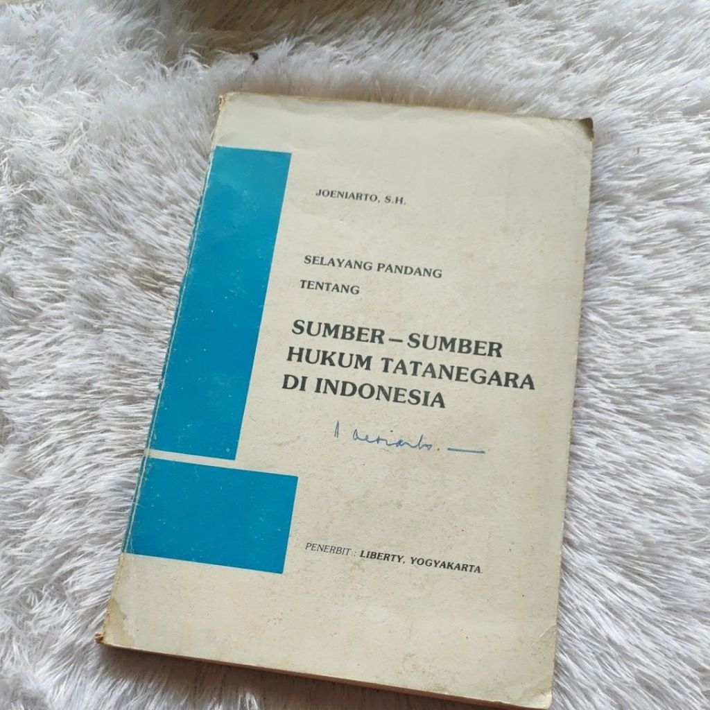 หนังสือ SELAYANG PANDANG ON THE SOURCE OF ADMINISTRATIVE LAW INDONESIA - JOENIARTO Original Preloved