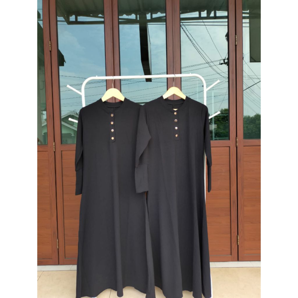 ชุดเดรสผ้าถักระดับพรีเมียม Bellin