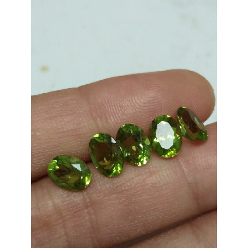 Peridote ธรรมชาติ (peridote) dimm 8mx6m & 9mx7m พลอยแท้ รับประกันเดิม 100%