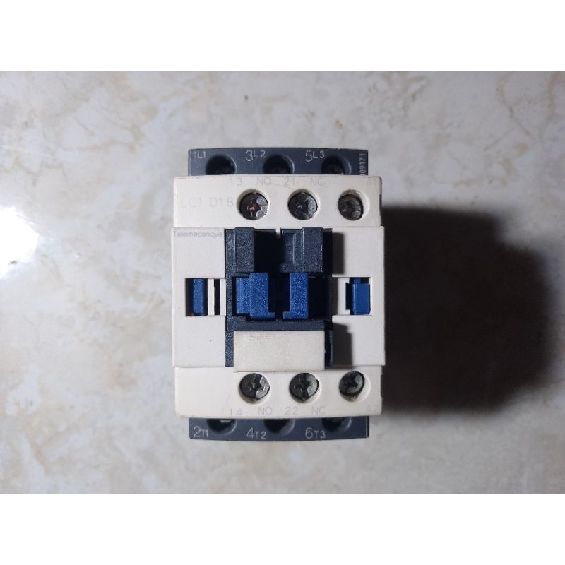 คอนแทคเตอร์ Schneider LC1 D18 / LC1 D09