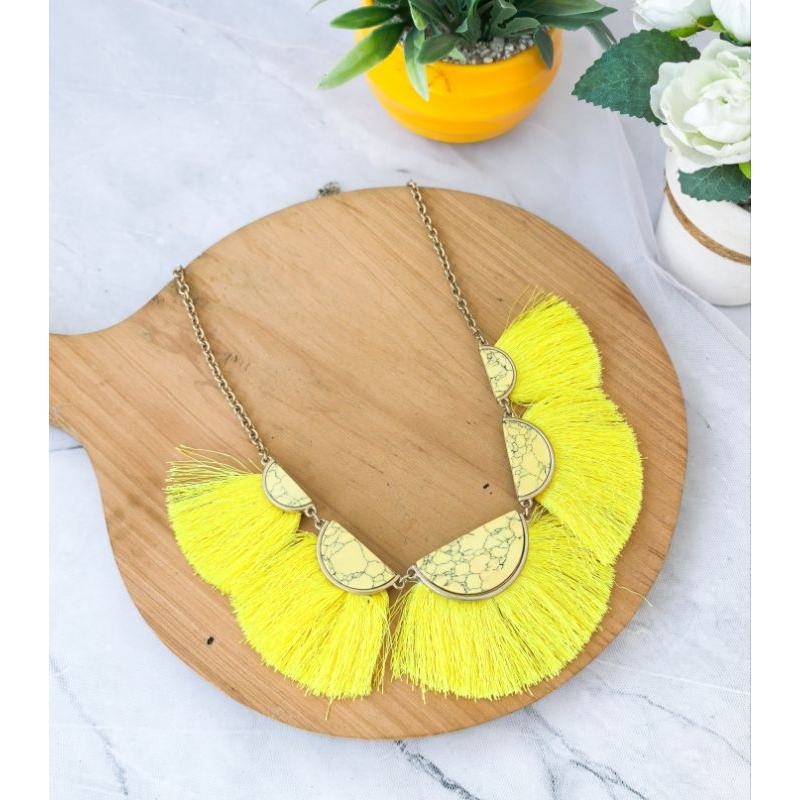 สร้อยคอพู่สีเหลือง - npr550240