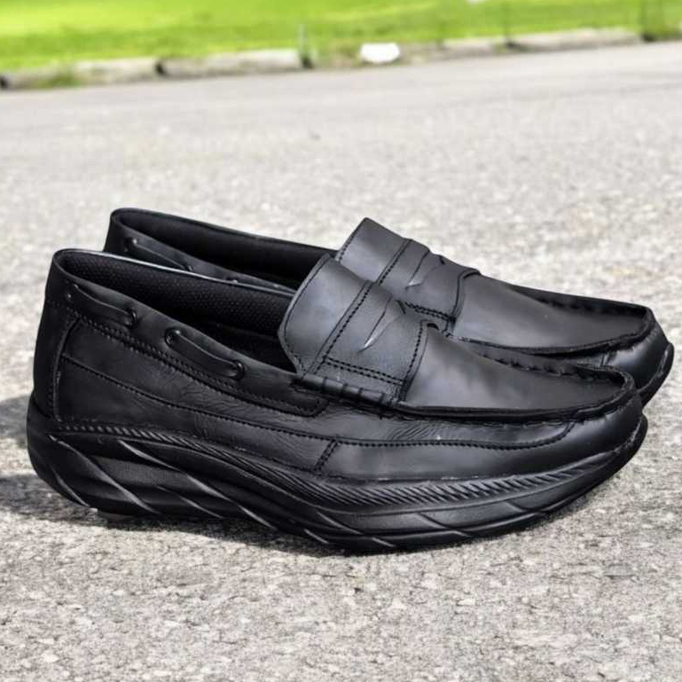 Portibee Cunha ผู้ชายสีดําอย่างเป็นทางการ Slip-On รองเท้าไม่มีส้นรองเท้าผ้าใบลําลอง PU หนังสังเคราะห