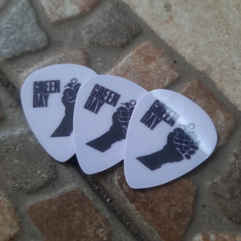 ปิ๊กกีตาร์ greenday 0.76 มม.