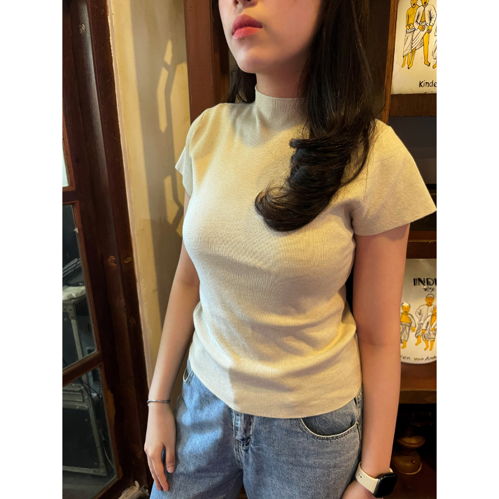 WBR Tune Top l เสื้อคอเต่าถักผู้หญิง