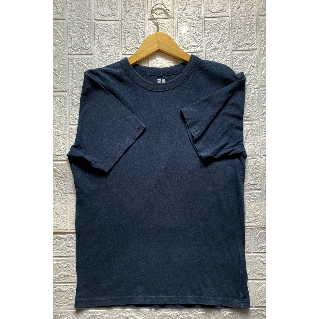 เสื้อยืด Uniqlo U***