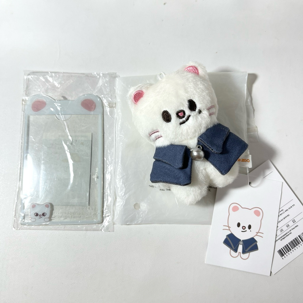 Jiniret Skzoo Hyunjin Official