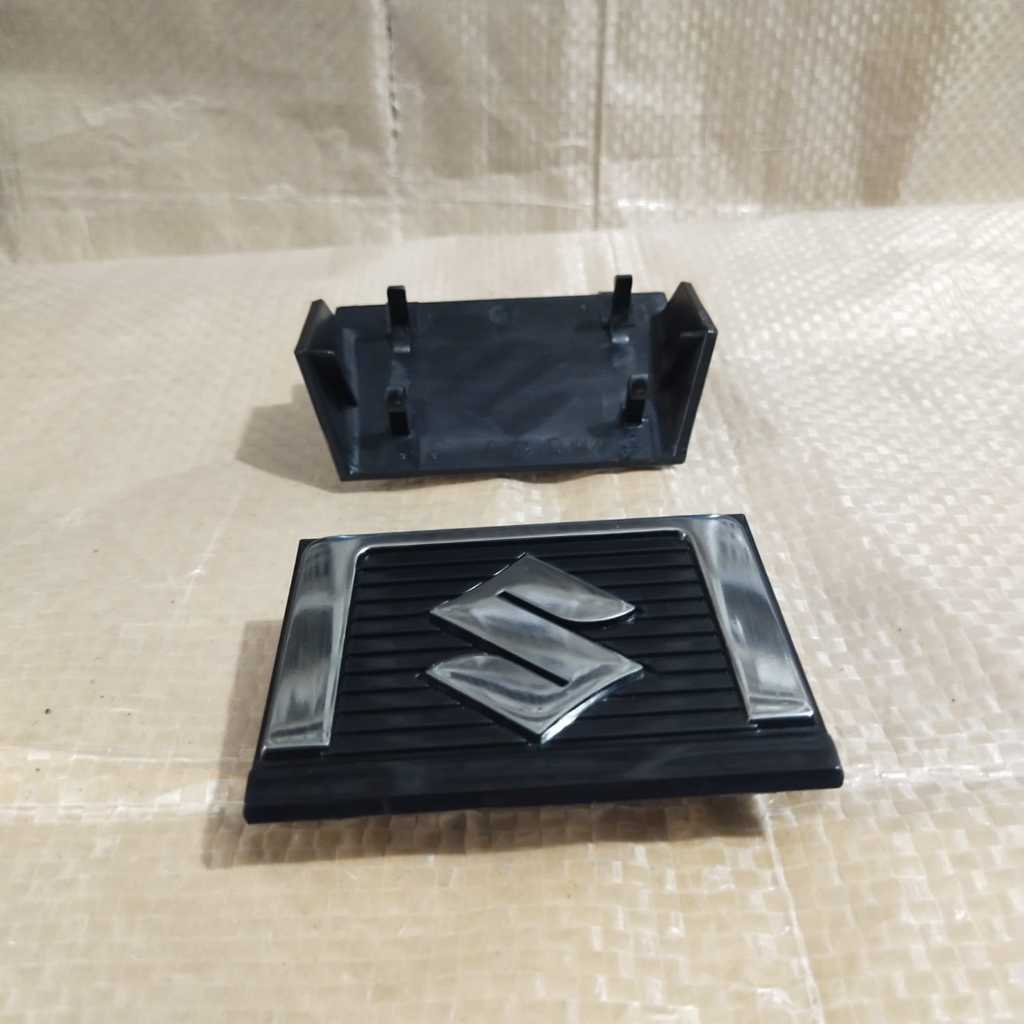 สัญลักษณ์โลโก้ SGP "S" Suzuki Jimny Katana Square Light ดั้งเดิม