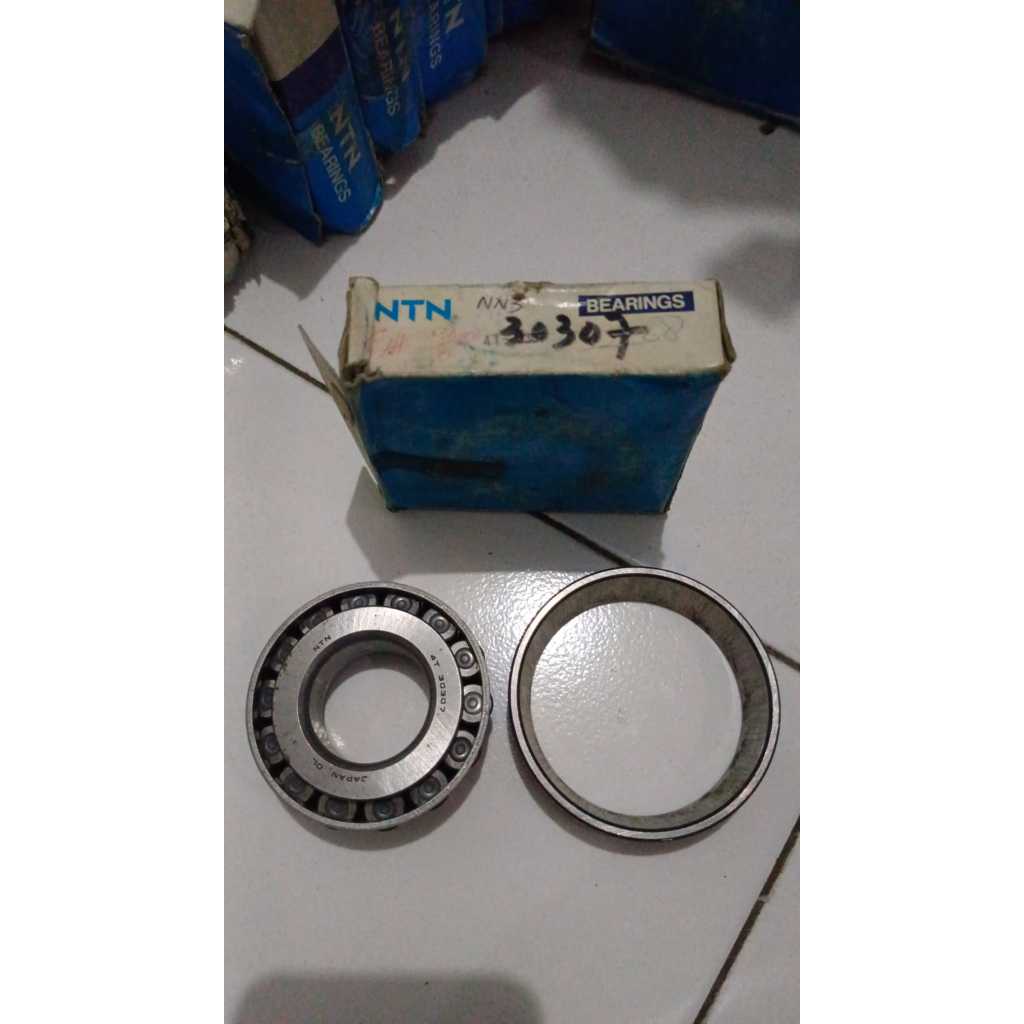 สต็อกล่าสุด! TAPERED ROLLER BEARING 4T-30307 (NN3)