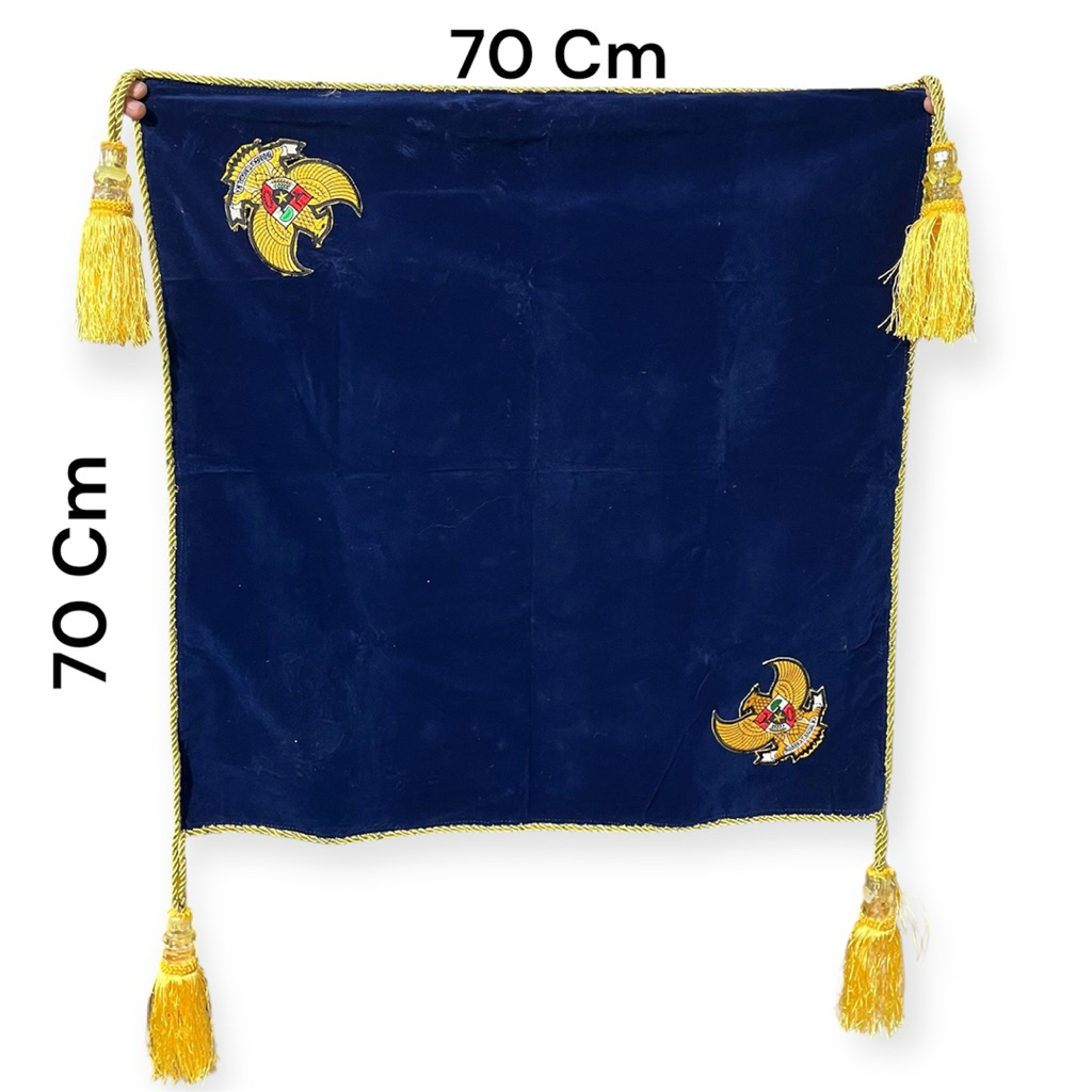 Lancar Jaya Adventing พิธีธงกํามะหยี่ถาดฐาน 70x70 ซม.Luxury Pancasila โลโก้จี้ทอง/Luxury ธงพิธีฐานถา