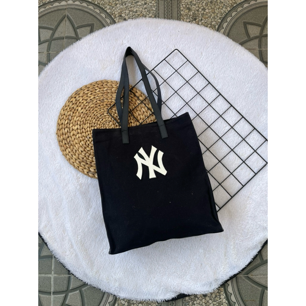 กระเป๋าโท้ต mlb NY**