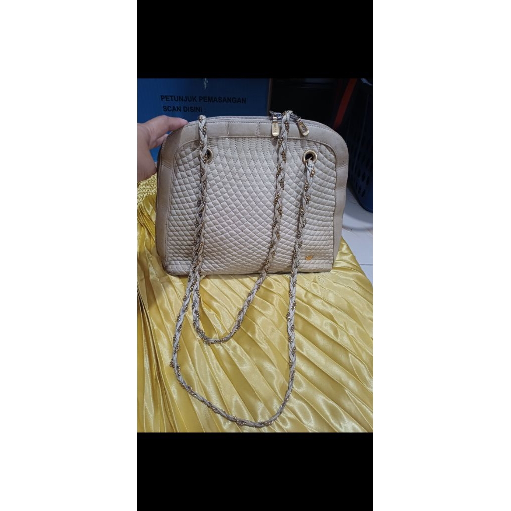 กระเป๋า bally ของแท้