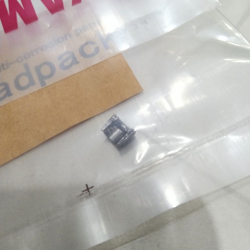 Original YAMAHA แท้ MIO VALVE NAILS 5TL-E2118-00 (ราคาต่อชิ้น)