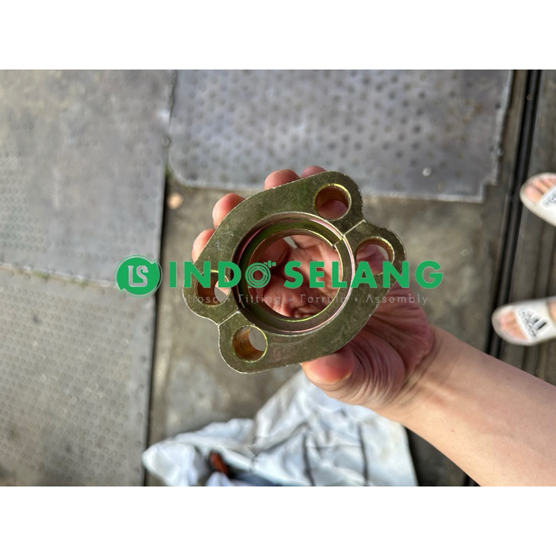 INDOHOSE - SPLIT FLANGE 4 HOLE 4 HOLE HYDRAULIC HOSE CLAMP 12PH 16PH 20PH 24PH 32PH - 12 PH (3/4B) 1