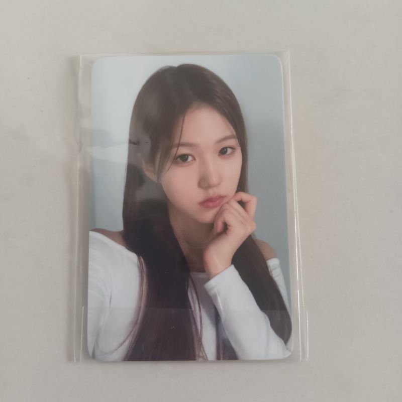 Izna Jiyoon bewants photocard pc