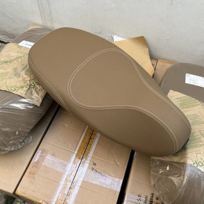 Vespa Sprint Primavera Cream MBtech ที่หุ้มเบาะหนังมอเตอร์ไซค์