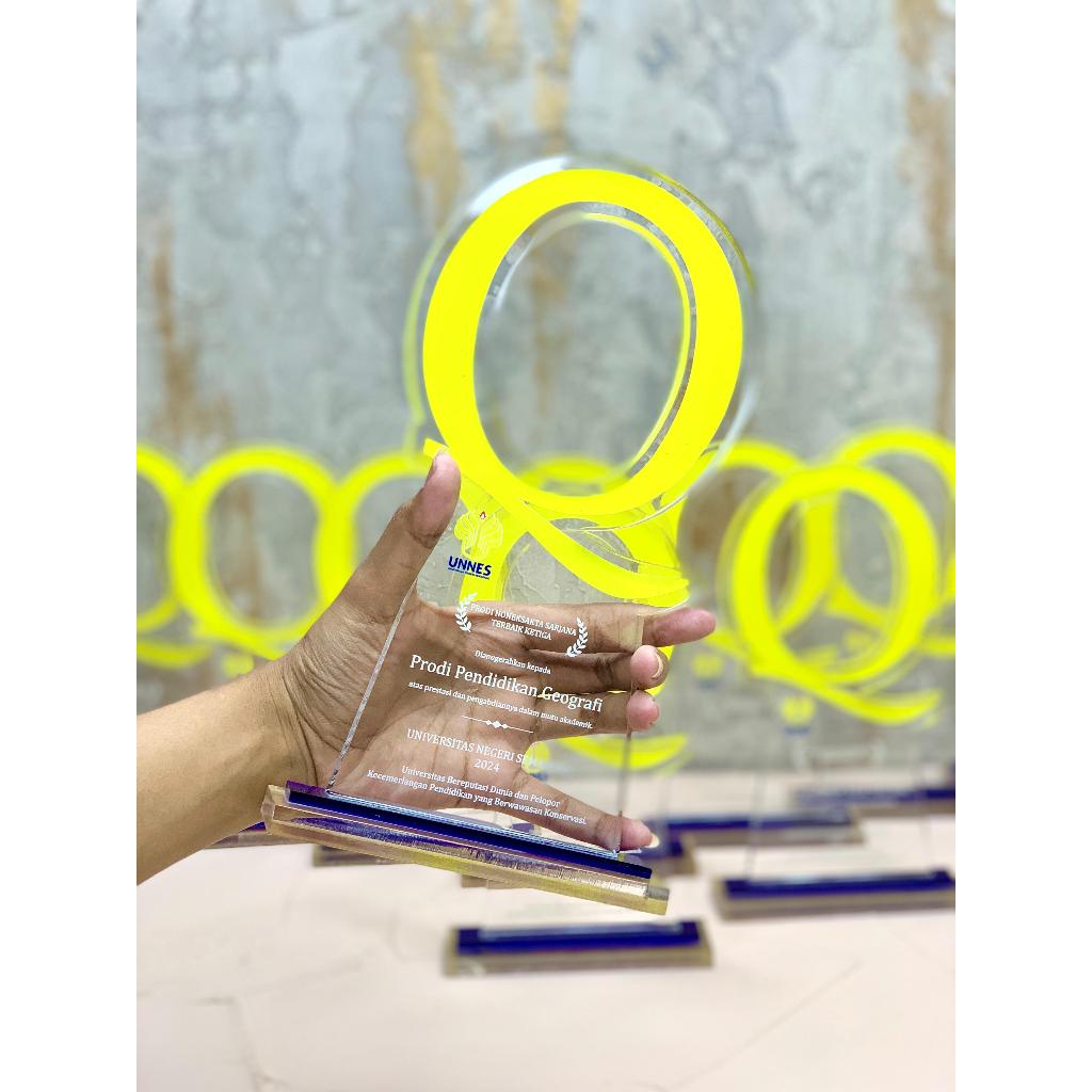 ACRYLIC PLAQUE/UV ACRYLIC PLAQUE/GRADUATION PLAQUE/CUSTOM ACRYLIC PLAQUE