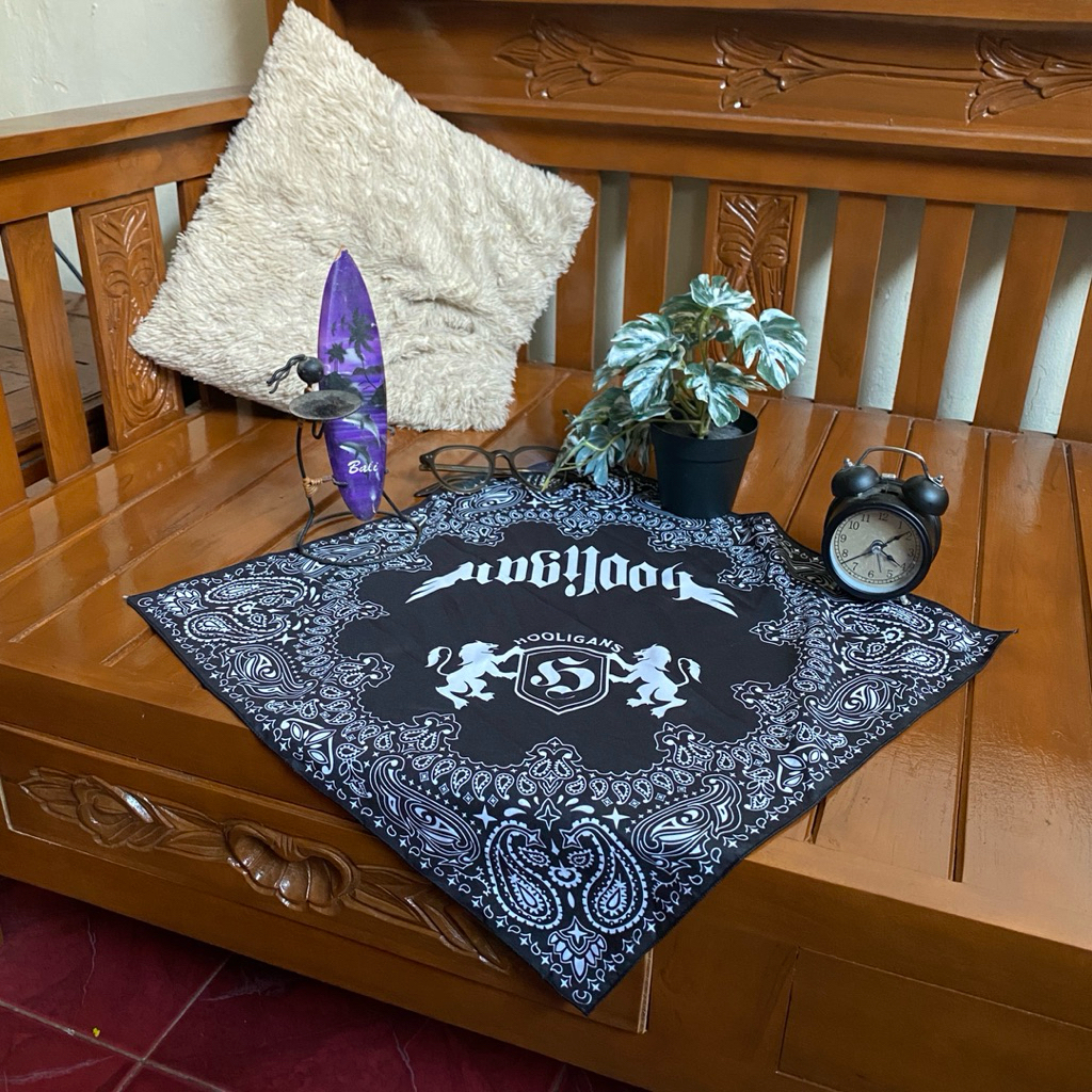 CAPITAL - Paisley HOOLIGANS Universal Football Supporter / Slayer Bandana Football Supporter