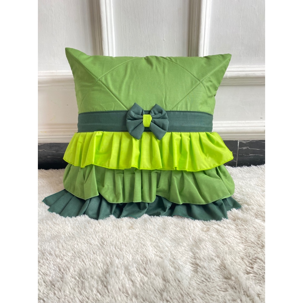 HIJAU RETAIL SOFA CUSHION COVERS WITH STACKED TASSELS, PLAIN GREEN GRADUUATED RIBBONS