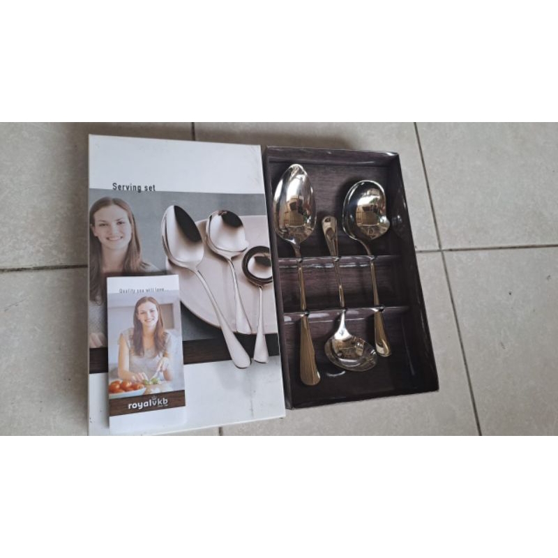 ชุดเสิร์ฟ Royal Vkb*