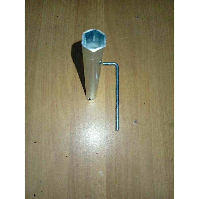 ประแจหัวเทียน Daihatsu zebra S 89