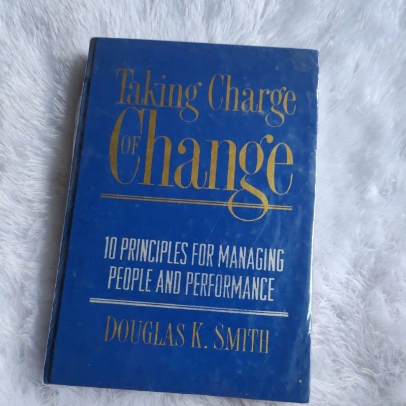 TAKEING CHARGE OF CHANGE - DOUPLAS K SMITH ดั้งเดิม