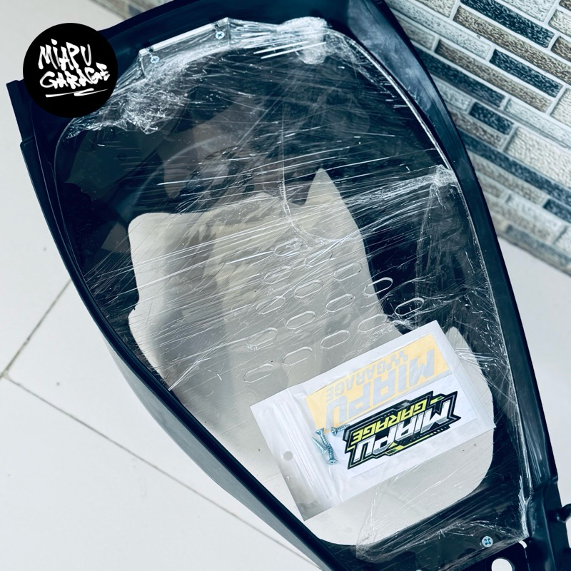 ฝากระโปรงท้ายอะคริลิค Xeon 125 aerox 125 หนา 5mm ใสใสใส