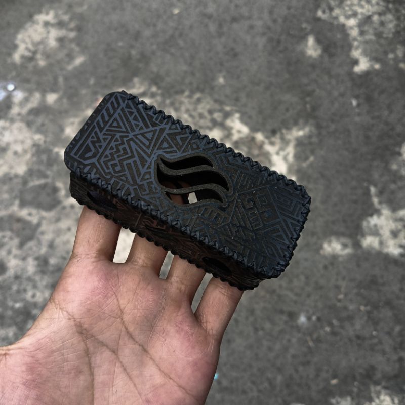 โลโก้ SYNTHETIC CASE T99 พร้อม HOLE สีดําแบบเต็มพร้อม