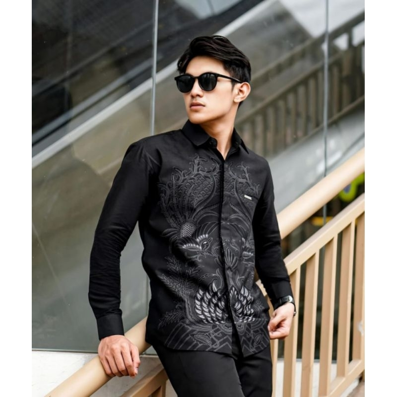 KEMEJA PREMIUM SLIMFIT เสื้อบาติกผู้ชายสีดํา รุ่นทันสมัย