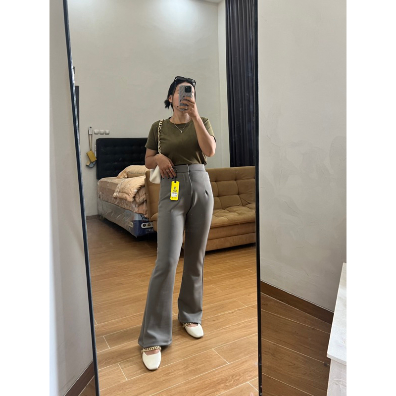 Gyan cutbray highwaist / cutbray flarepant ผู้หญิง