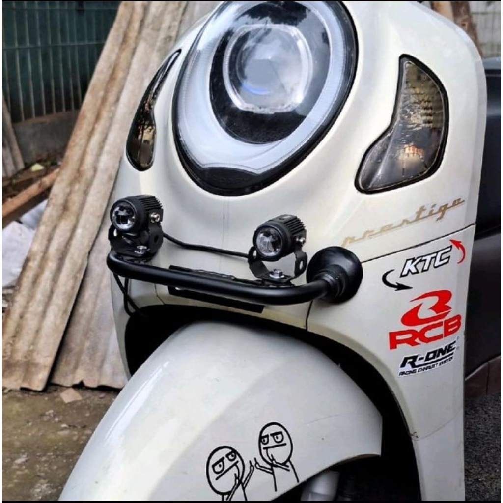 ขายึดไฟสปอร์ตไลท์รถจักรยานยนต์ Scoopy Genio