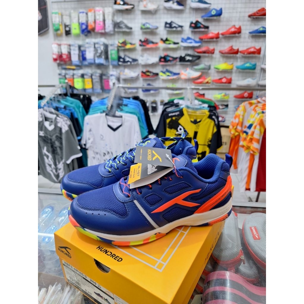 รองเท้า BADMINTON BLAST HUNDADRED / รองเท้า BADMINTON ดั้งเดิม