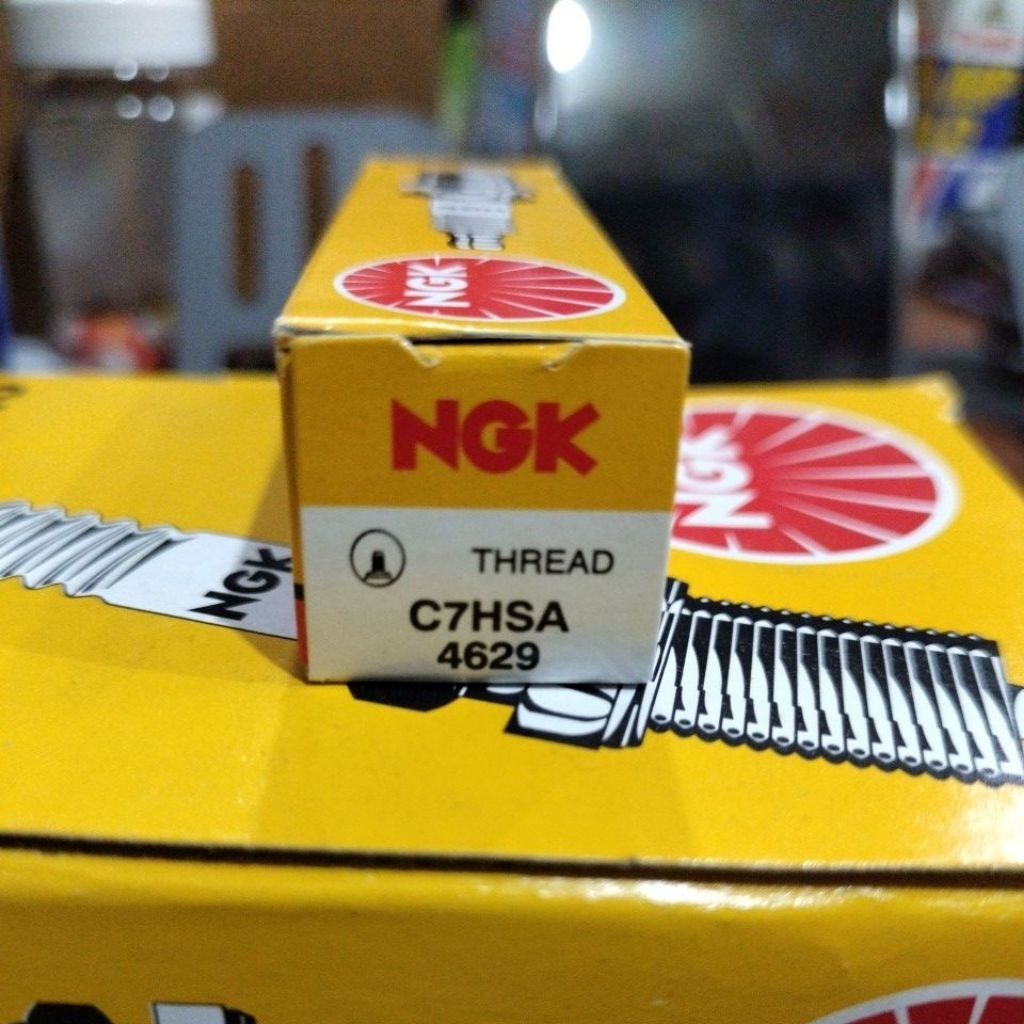 หัวเทียน ngk C7HSA**