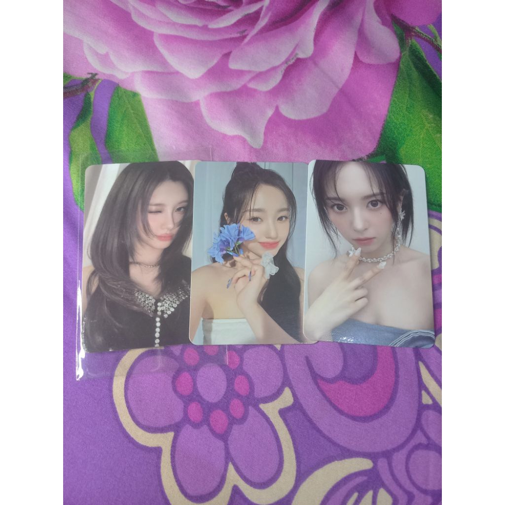 Photocard Kep1er Kep1 ติดตั้ง On Dayeon, Yeeo, Mashiro
